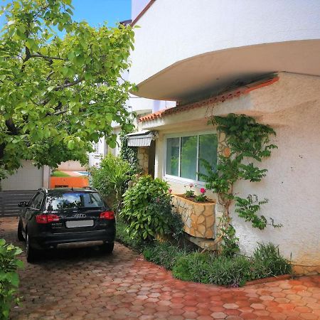 Apartments Bilic With Garden & Swimming Pool - 50M From The Beach 普耶斯察纳乌瓦拉 外观 照片