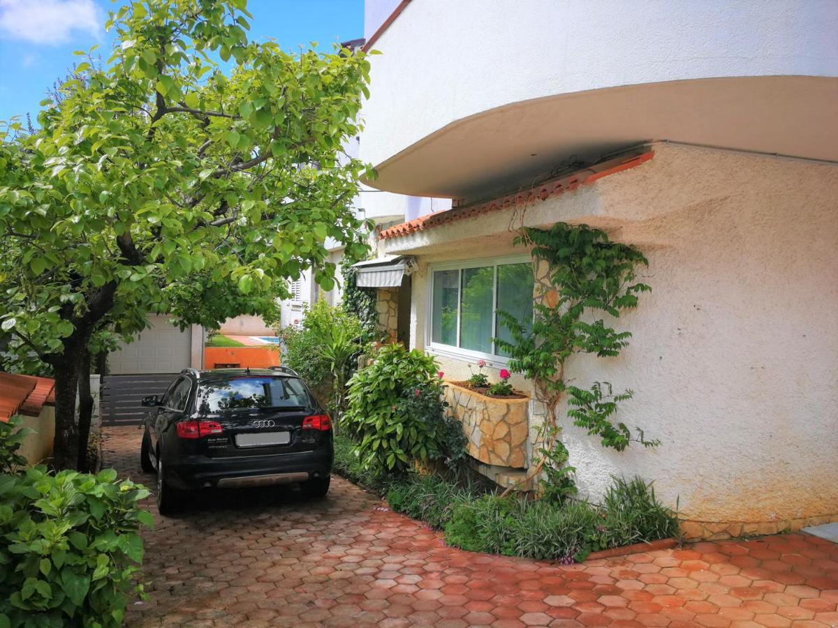 Apartments Bilic With Garden & Swimming Pool - 50M From The Beach 普耶斯察纳乌瓦拉 外观 照片