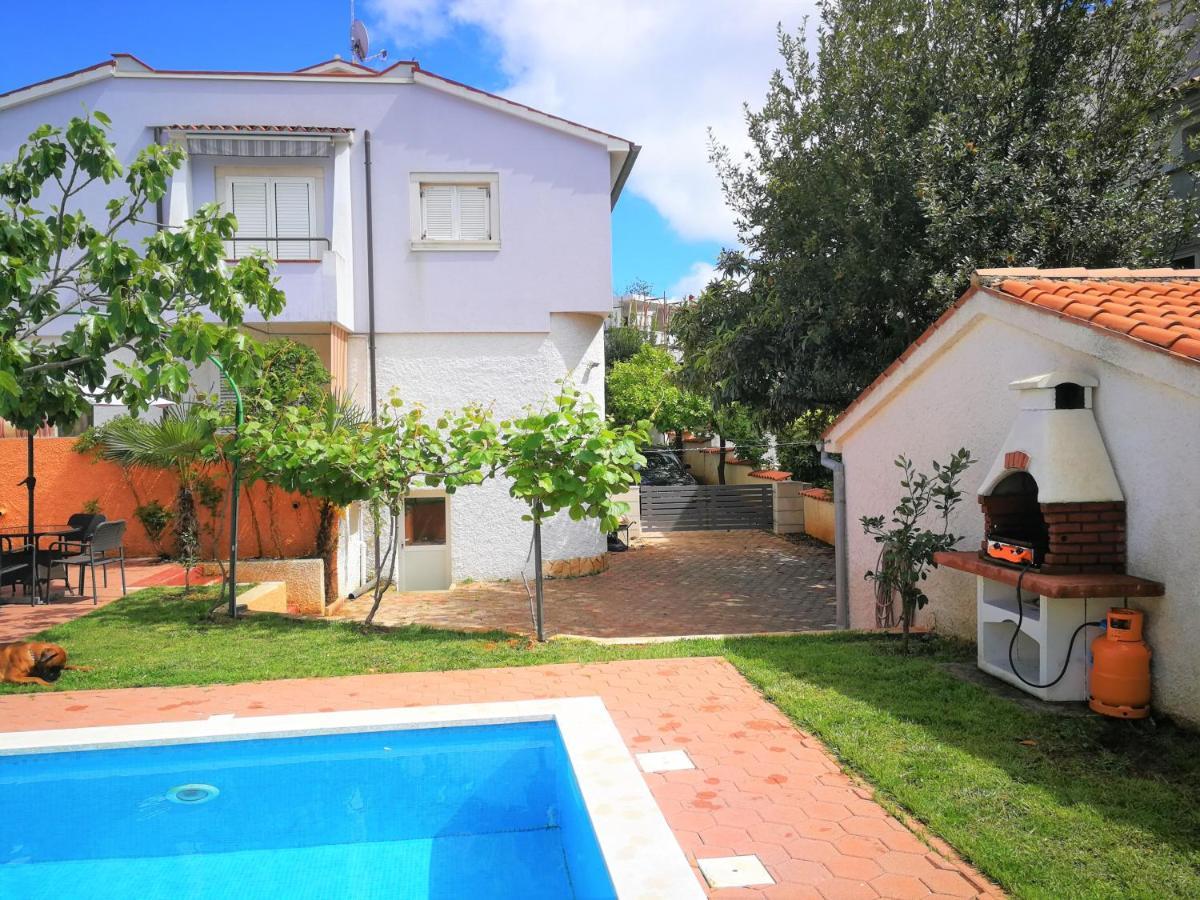 Apartments Bilic With Garden & Swimming Pool - 50M From The Beach 普耶斯察纳乌瓦拉 外观 照片