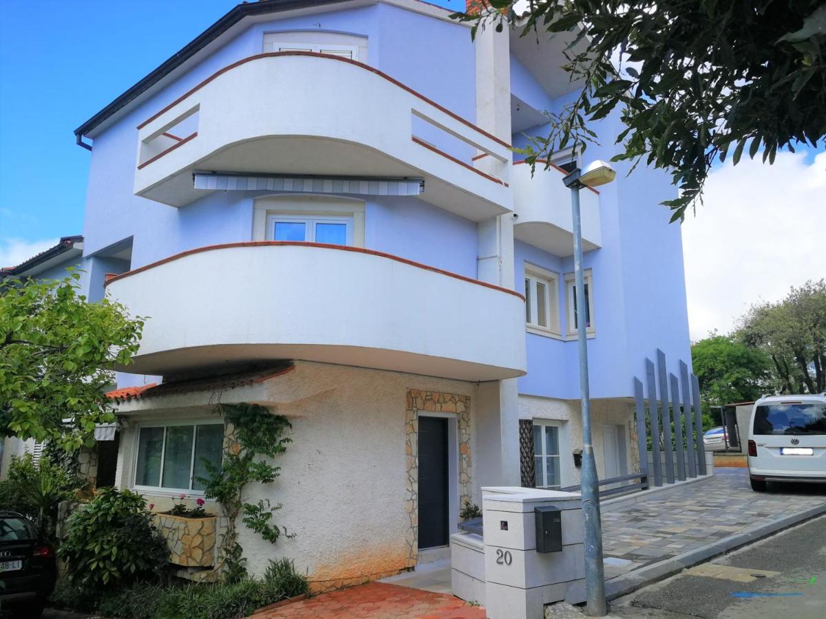 Apartments Bilic With Garden & Swimming Pool - 50M From The Beach 普耶斯察纳乌瓦拉 外观 照片