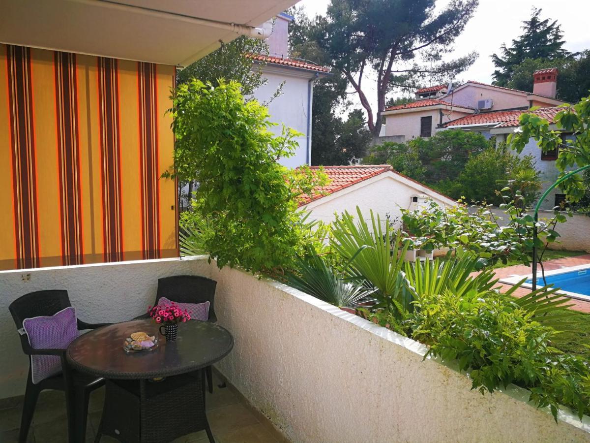 Apartments Bilic With Garden & Swimming Pool - 50M From The Beach 普耶斯察纳乌瓦拉 外观 照片
