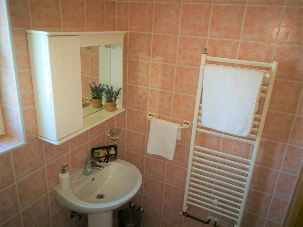 Apartments Bilic With Garden & Swimming Pool - 50M From The Beach 普耶斯察纳乌瓦拉 外观 照片